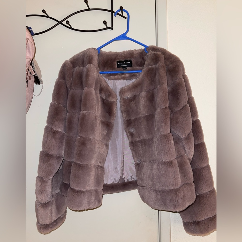 Lilac Faux fur jacket size L with silk lining on the inside